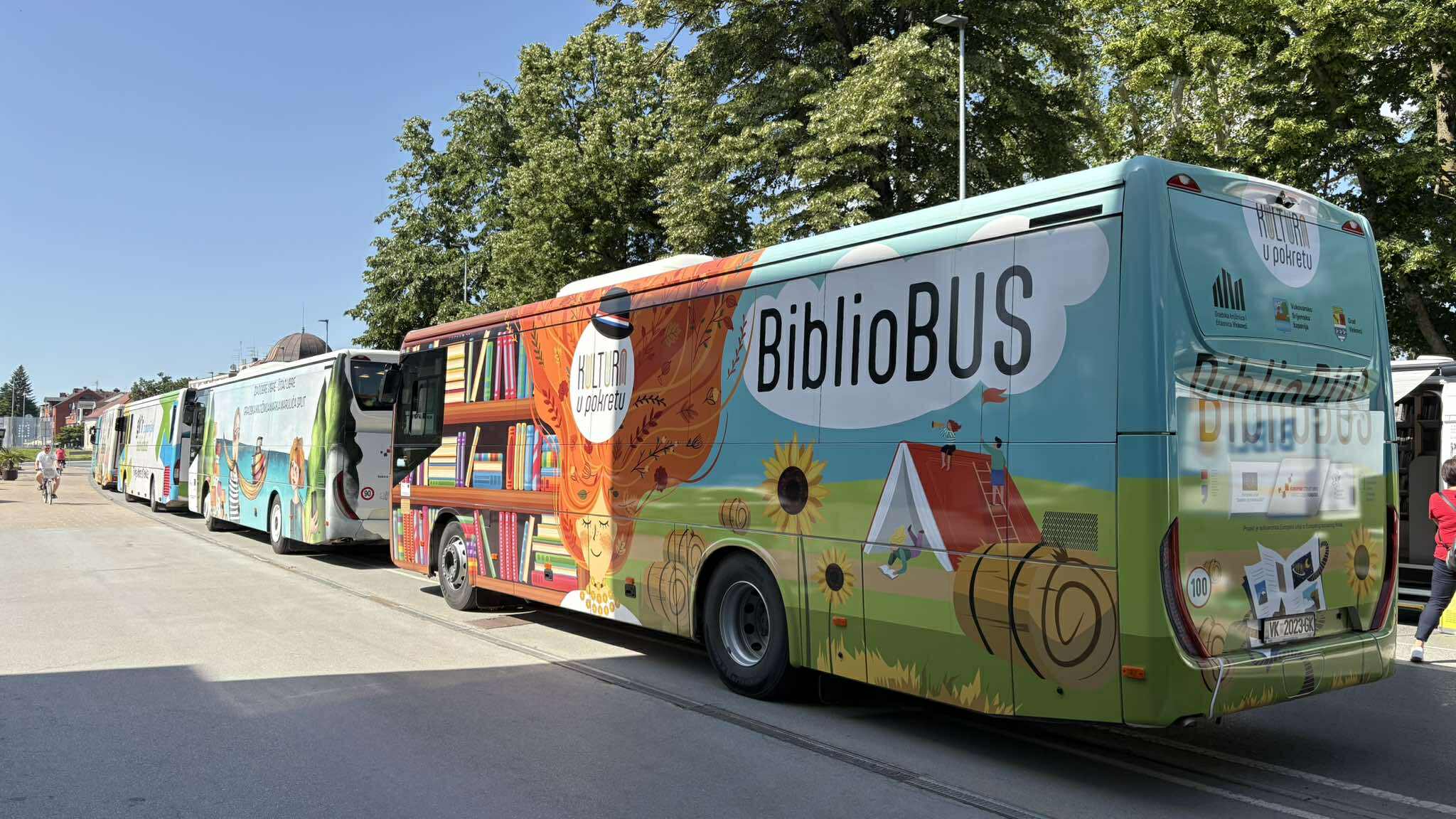 Defile bibliobusa.jpg