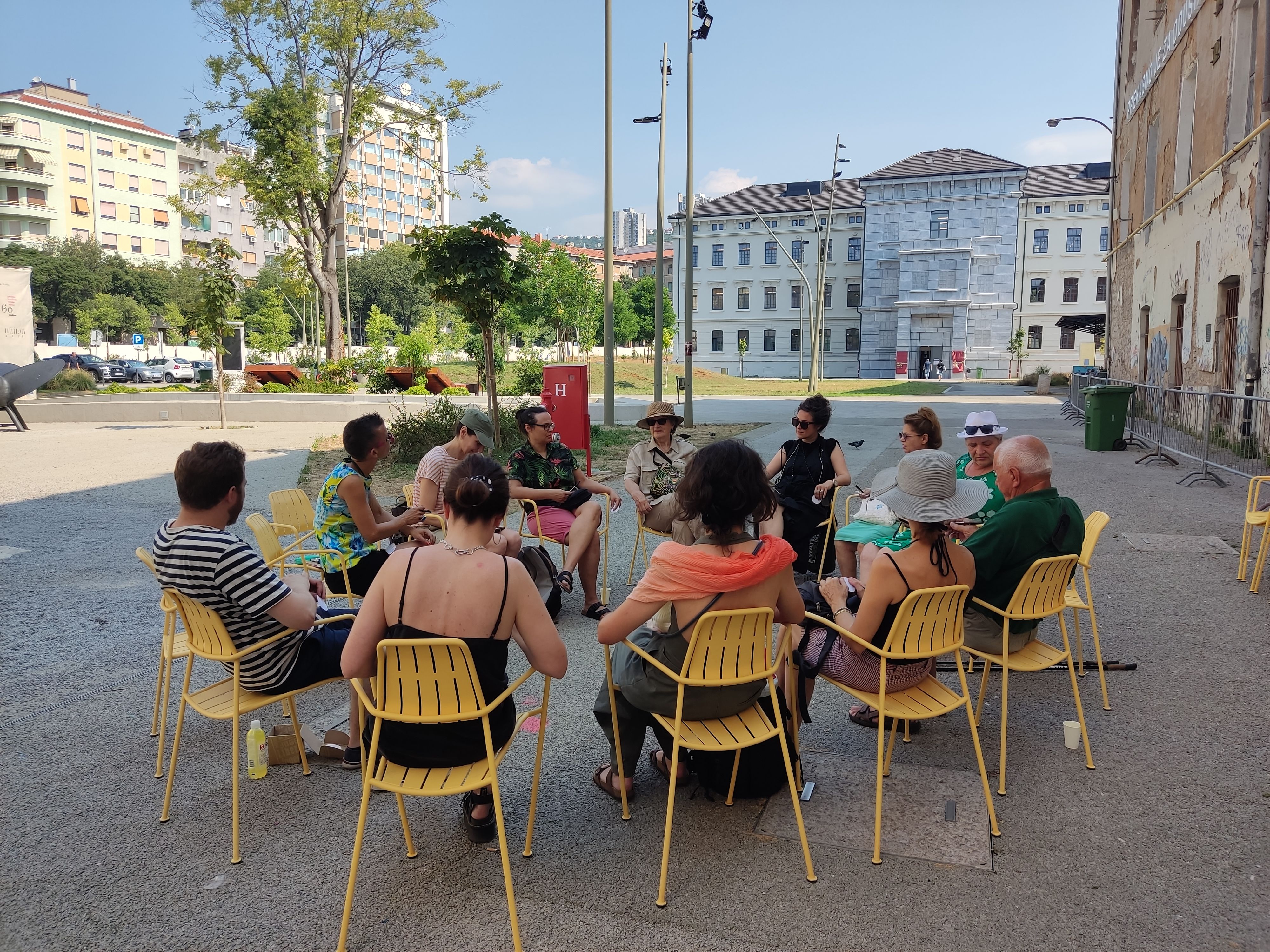 doručak u muzeju.jpg